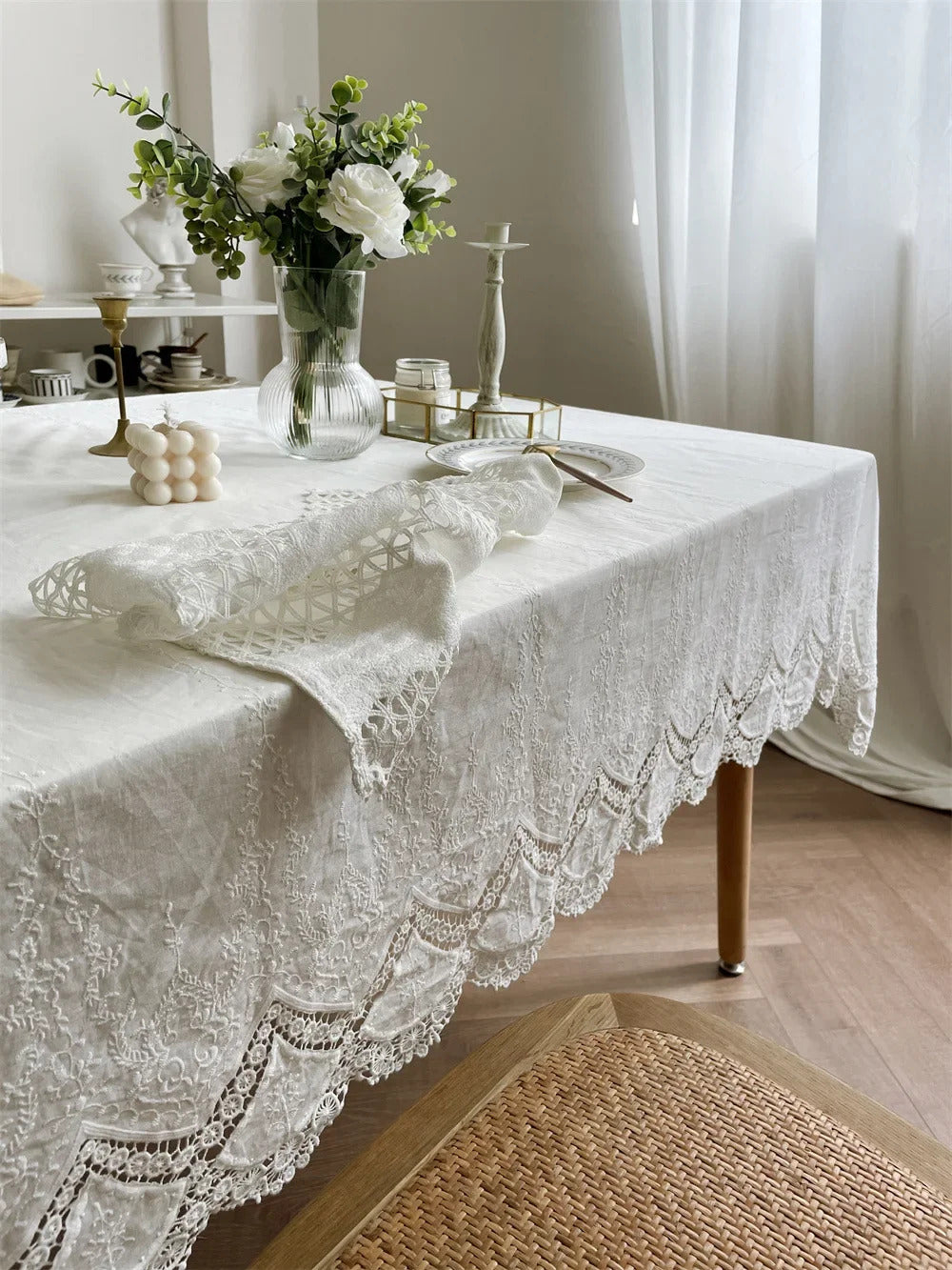 Embroidery 100% Cotton Lace White Flower Tablecloth for Home Wedding Party Decoration Table Cloth Luxurious Table Cover